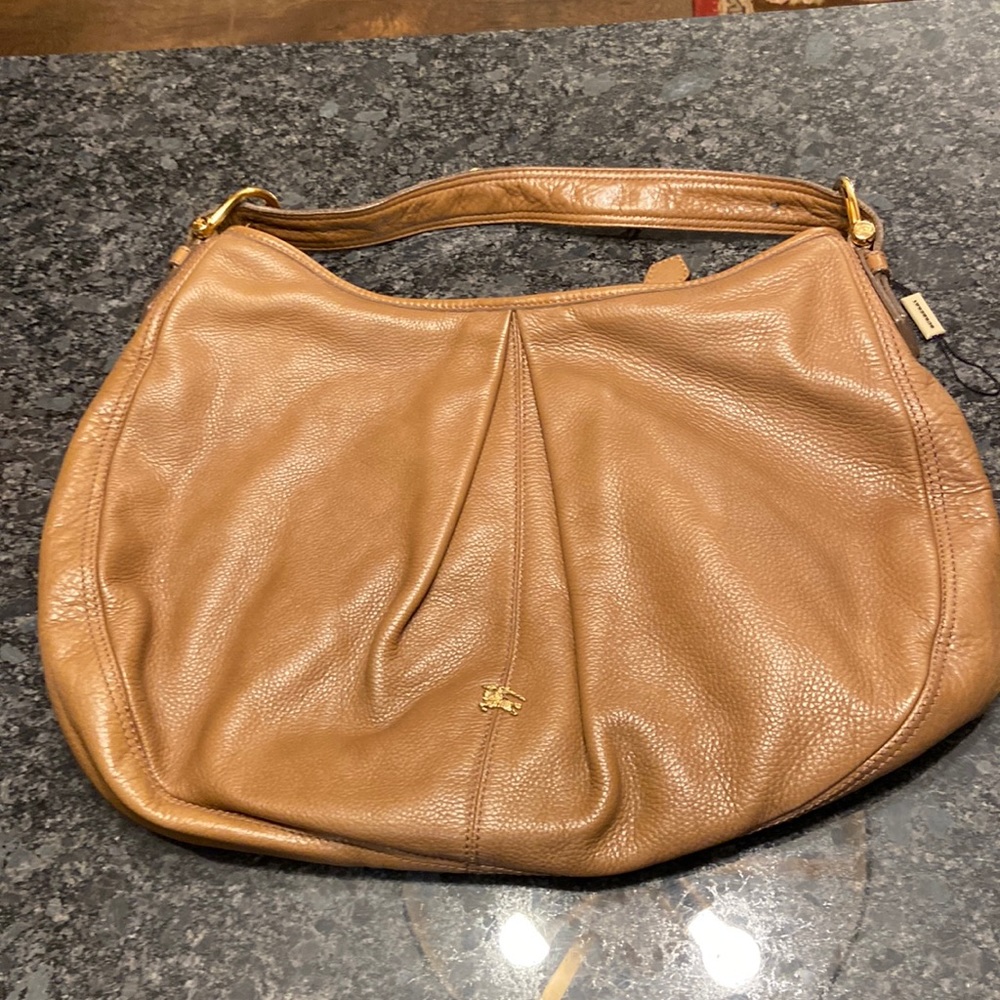 Burberry Vintage Hobo ladies Purse, Leather.Clean and well kept, excellent cond